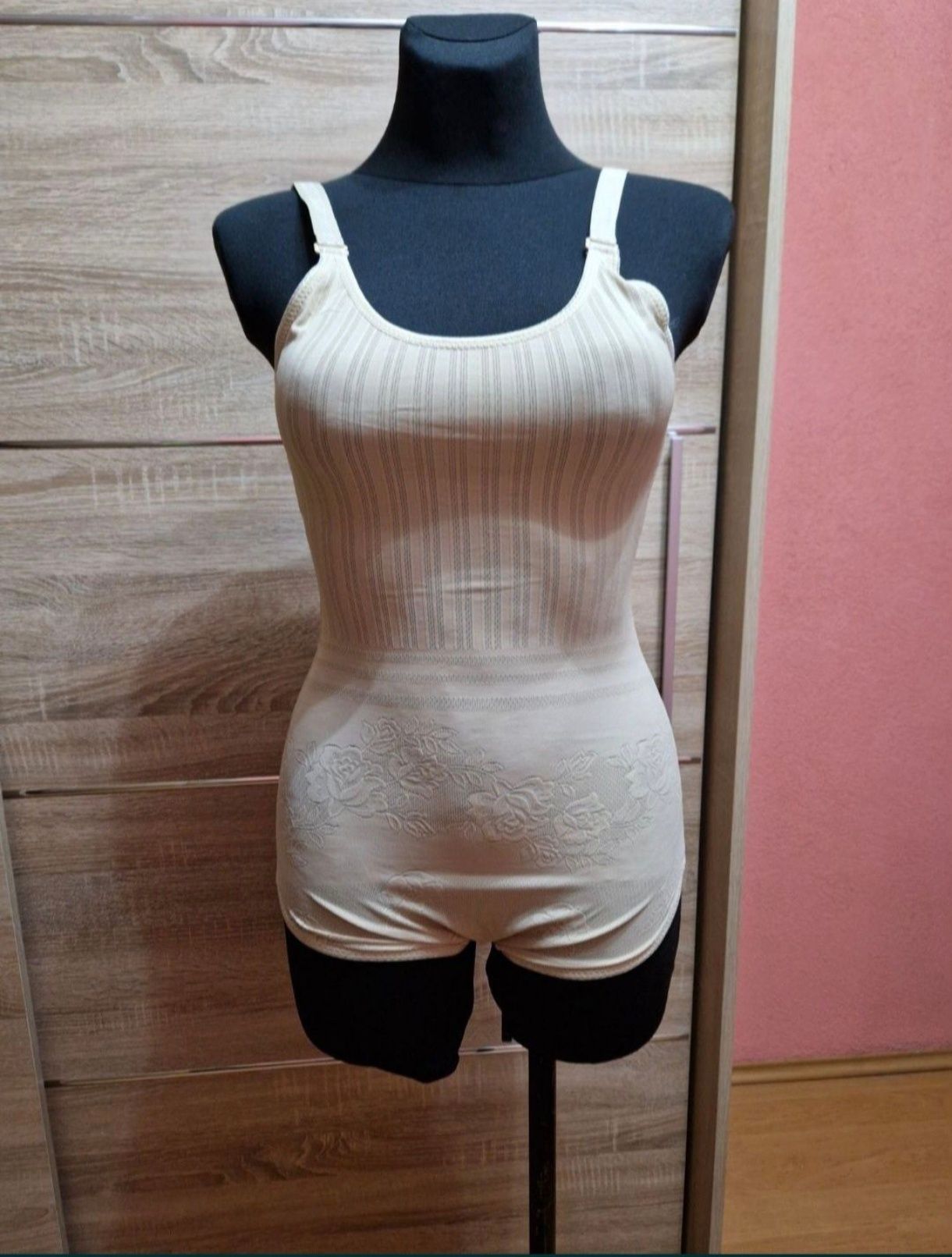 Nowe body cieliste bielizna