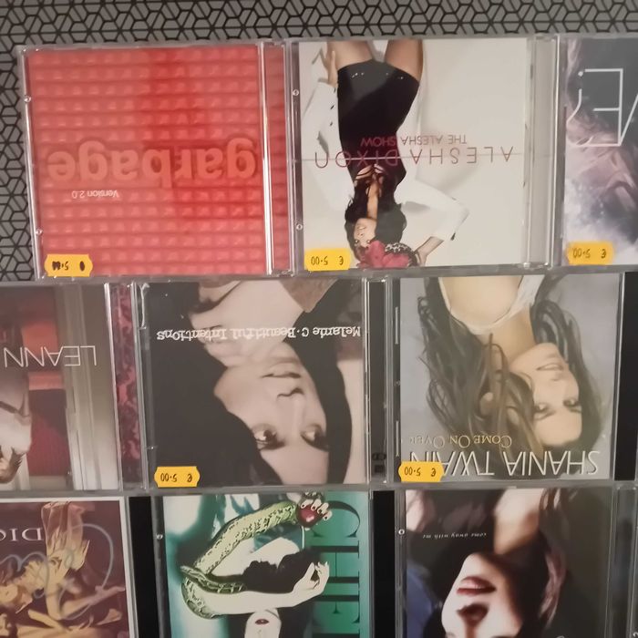 Música em Cd de Artistas Internacionais Consagradas.