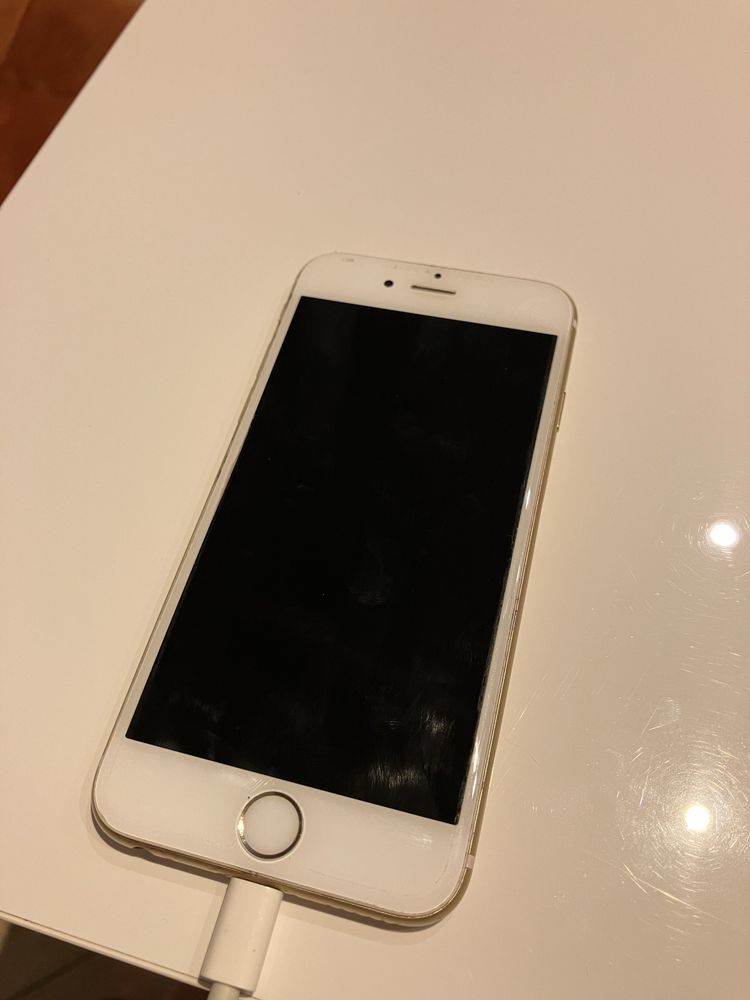 Używany telefon iPhone 6s