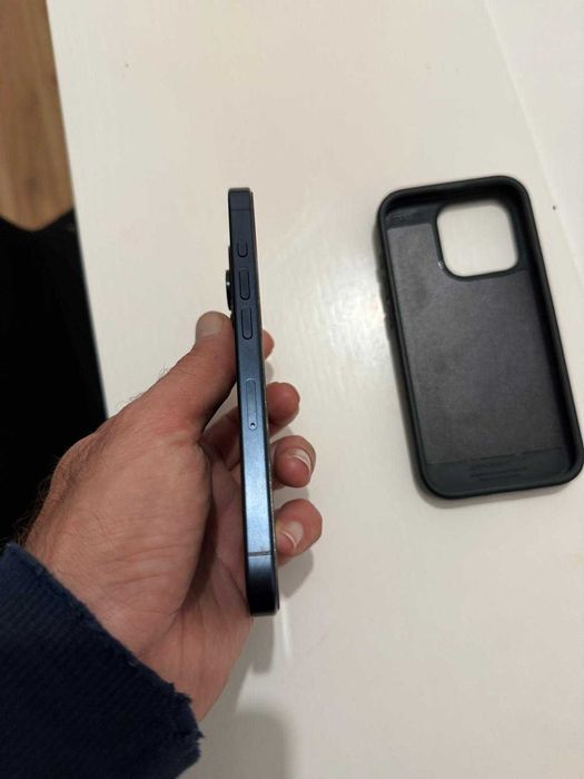 iPhone 15 Pro de 128 GB, Cor Azul, Comprado na iStore (Apple) + Capa