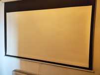 Ekran projekcyjny Avtek 210cm