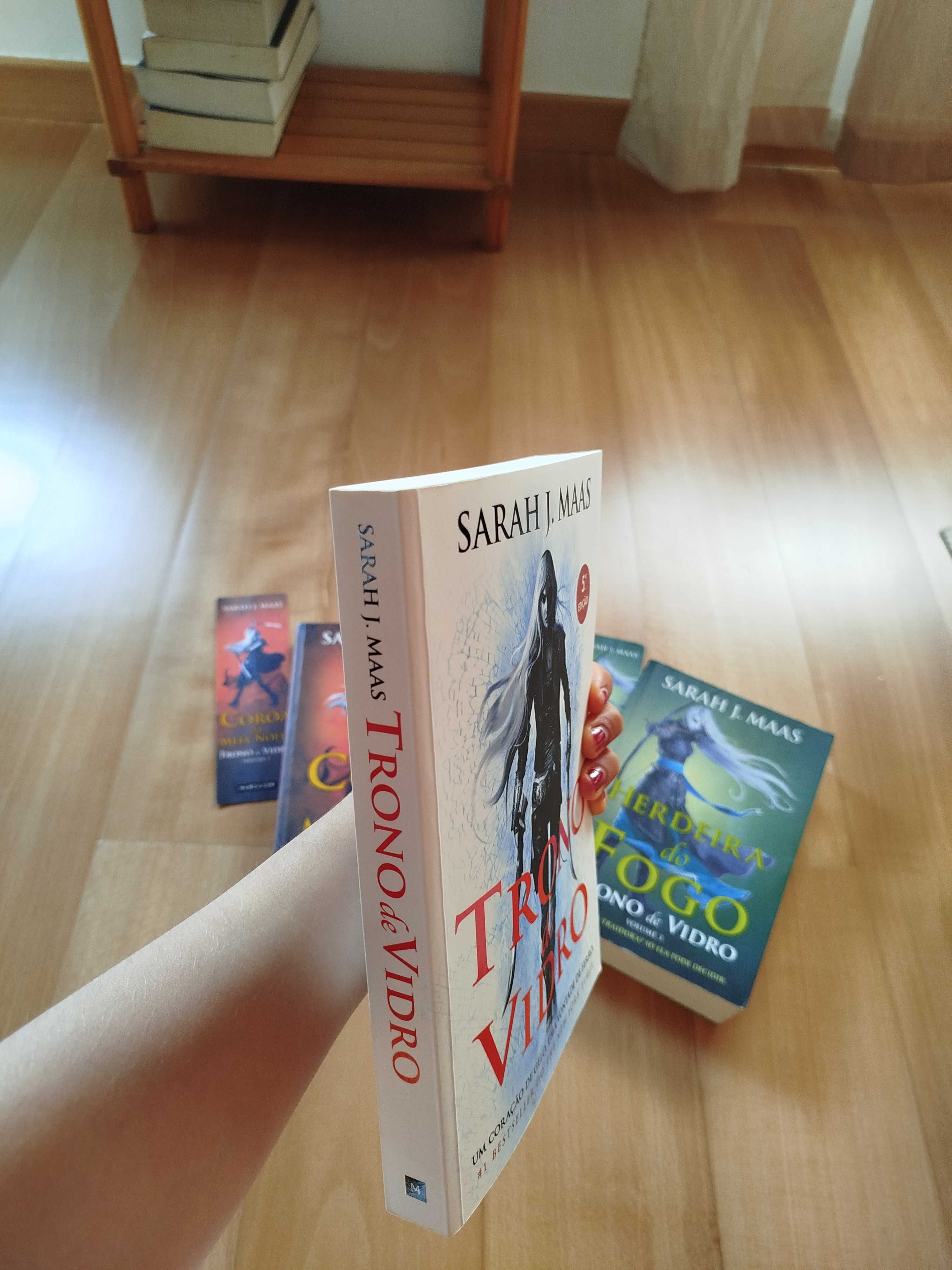Trono de Vidro- primeiros três livros