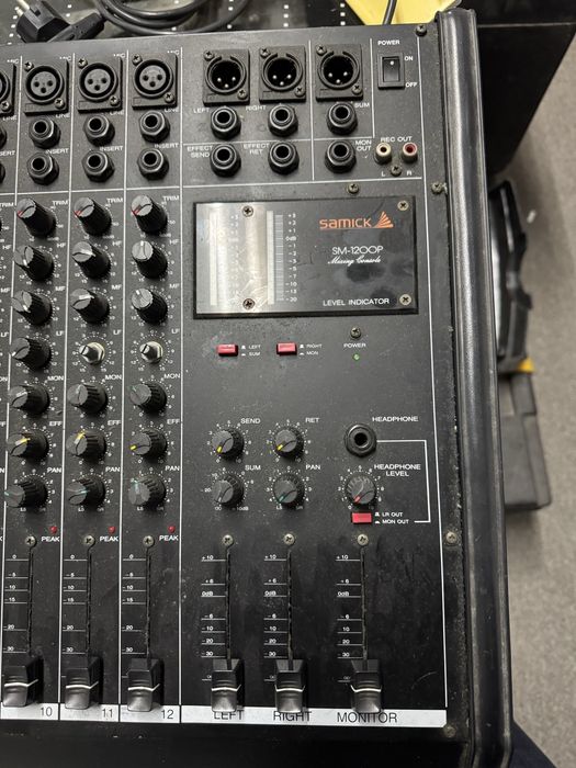 Samick SM-1200P mixing console