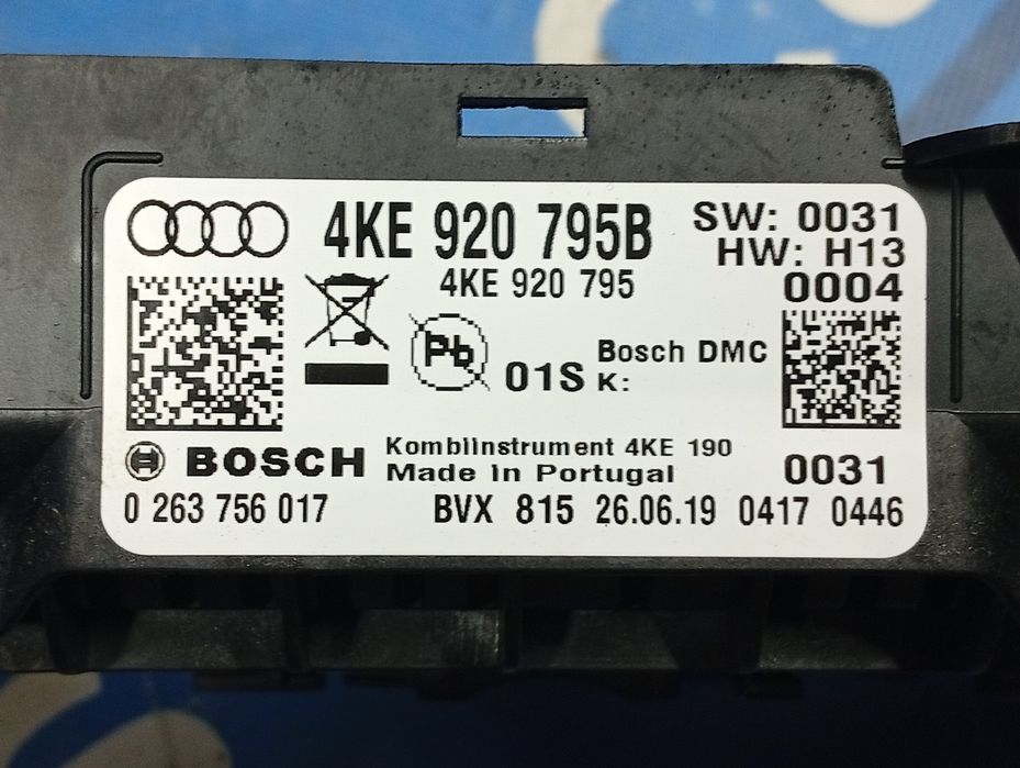 Панель приладова (щиток приладів) E tron Ауді Е трон Разборка