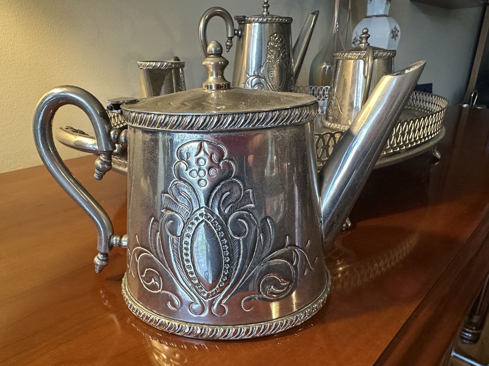 Bonito conjunto de chá decorativo