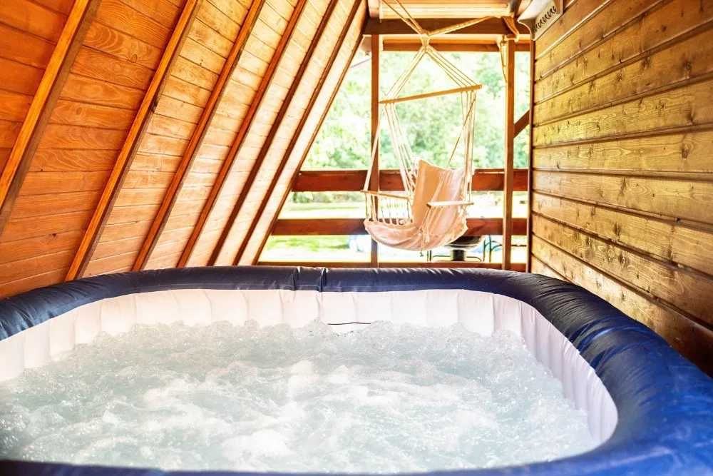 Dom LAS 1 - prywatny domek z jacuzzi na wynajem. Jesienny odpoczynek