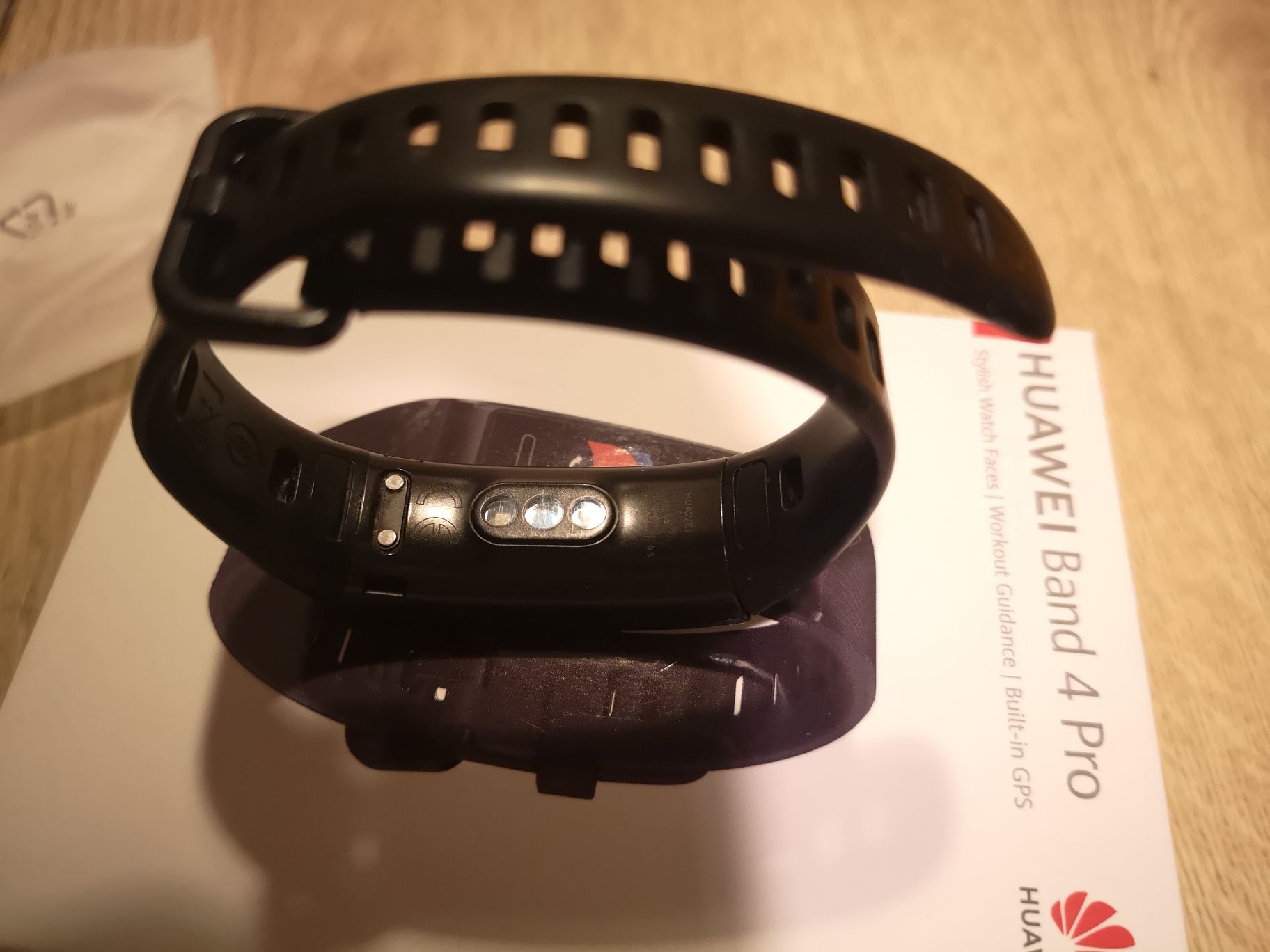 Huawei Band 4 pro czarny z folią ochronną na ekranie