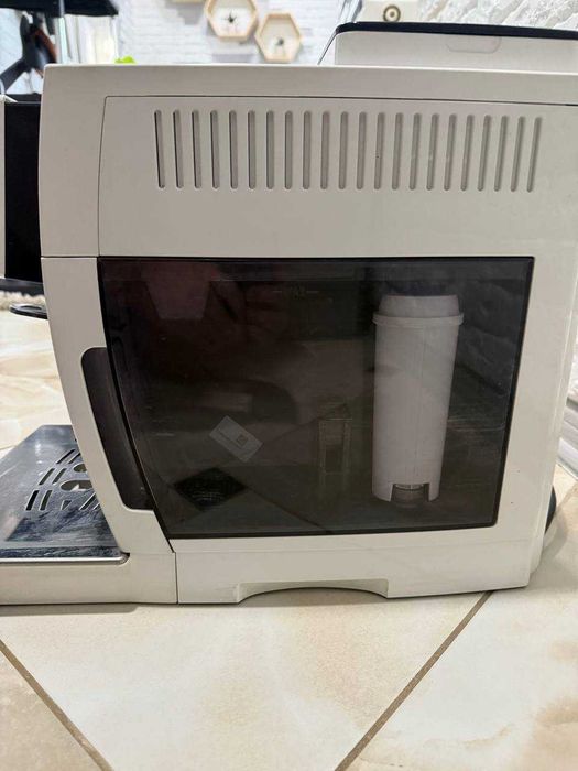 Продам Кавомашину Delonghi ECAM23.460.W