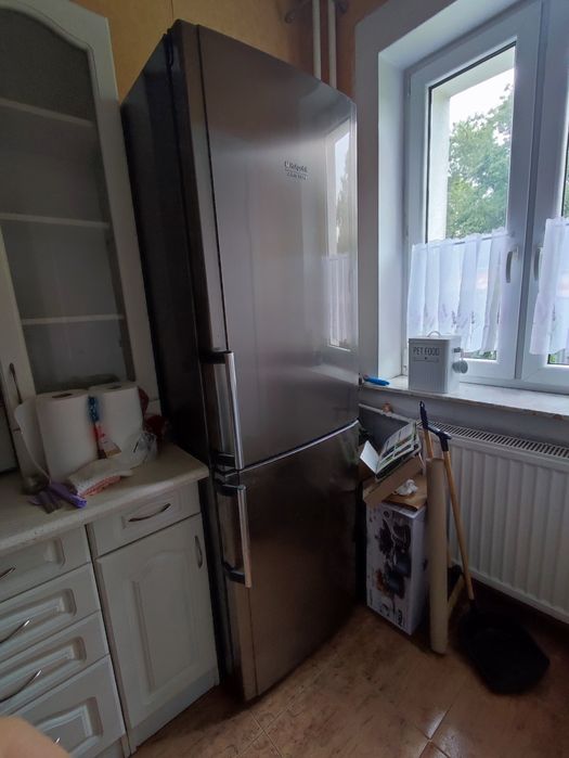 Lodówka Hotpoint srebrna