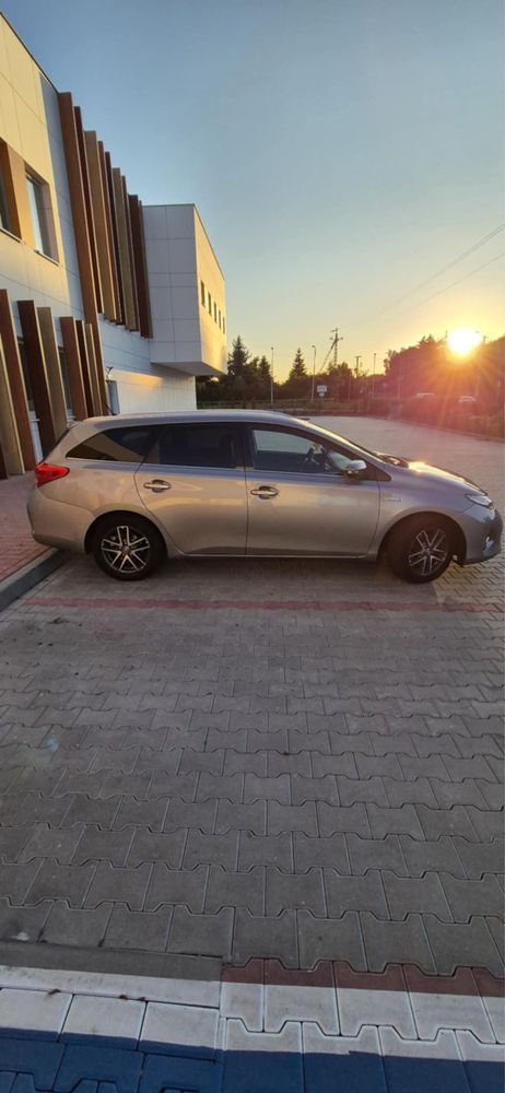 Toyota Auris 1,8 hybryda 2014