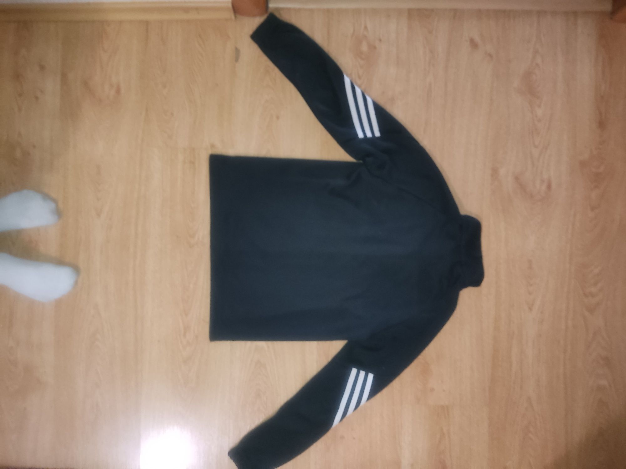 Продам Спортивний костюм Adidas