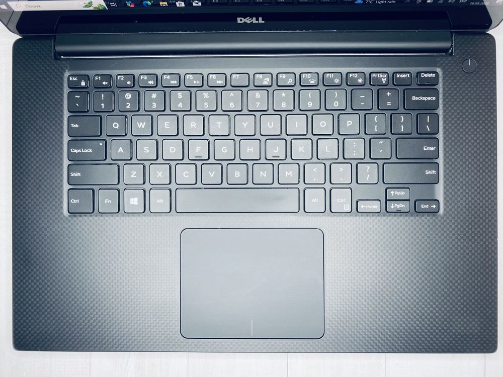 ‼️4K, Nvidia‼️Dell Precision 5520 15.6’ (3840x2160) Xeon E-1505M v5