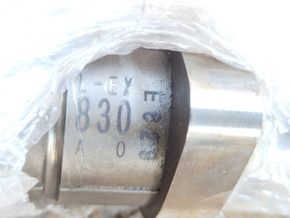 Subaru Forester SG 2002-2008 2.0B распредвал двигателя выпускной левый