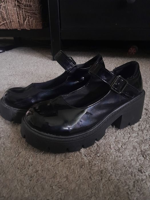 Sapatos de tacão