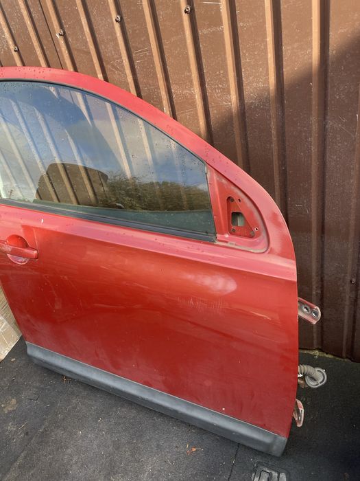 Передні праві двері Nissan qashqai j10