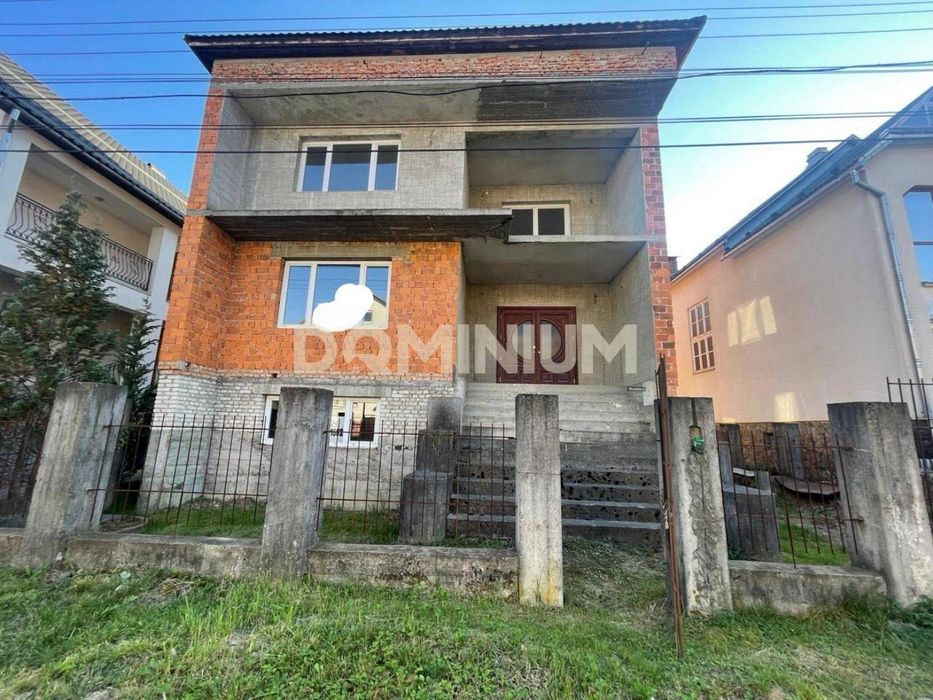 Продається будинок в місті Хуст