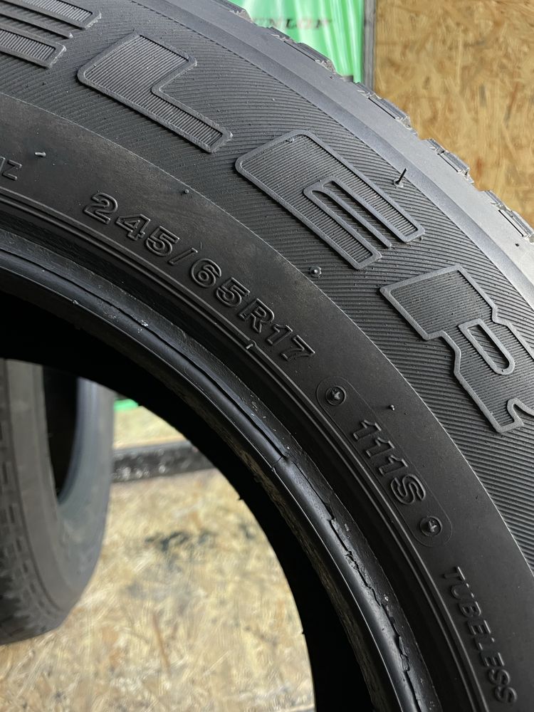 245/65 R17 -111S- Bridgestone Dueler H/T 840 (Шини б/в літо з Європи)