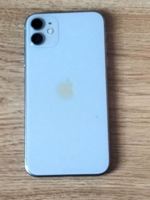 Телефон iPhone 11 64 GB