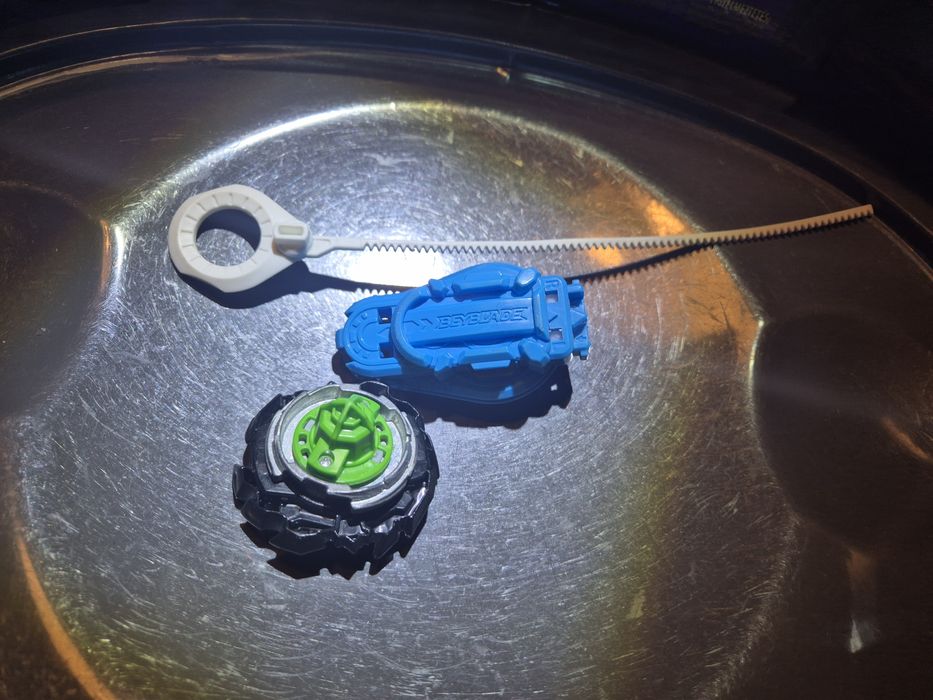 Arena Bayblade Burst Quad Strike Azul
Beyblade Burst Quad Strike