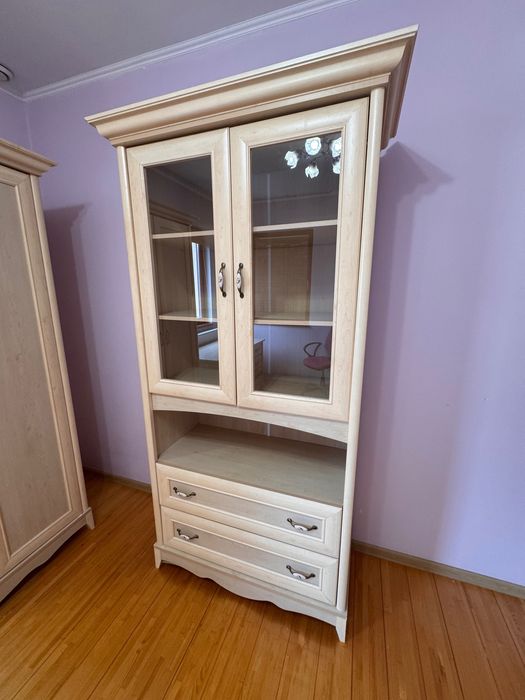 Меблі в дитячу кімнату у гарному стані.