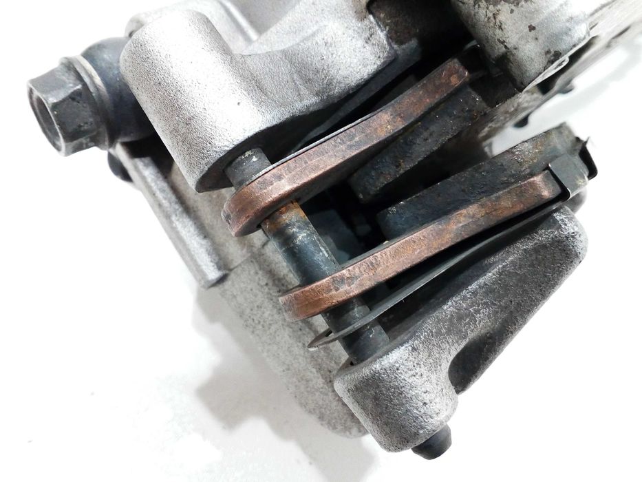 Honda cbr 900 sc33 tylny zacisk hamulcowy 99 nowe klocki