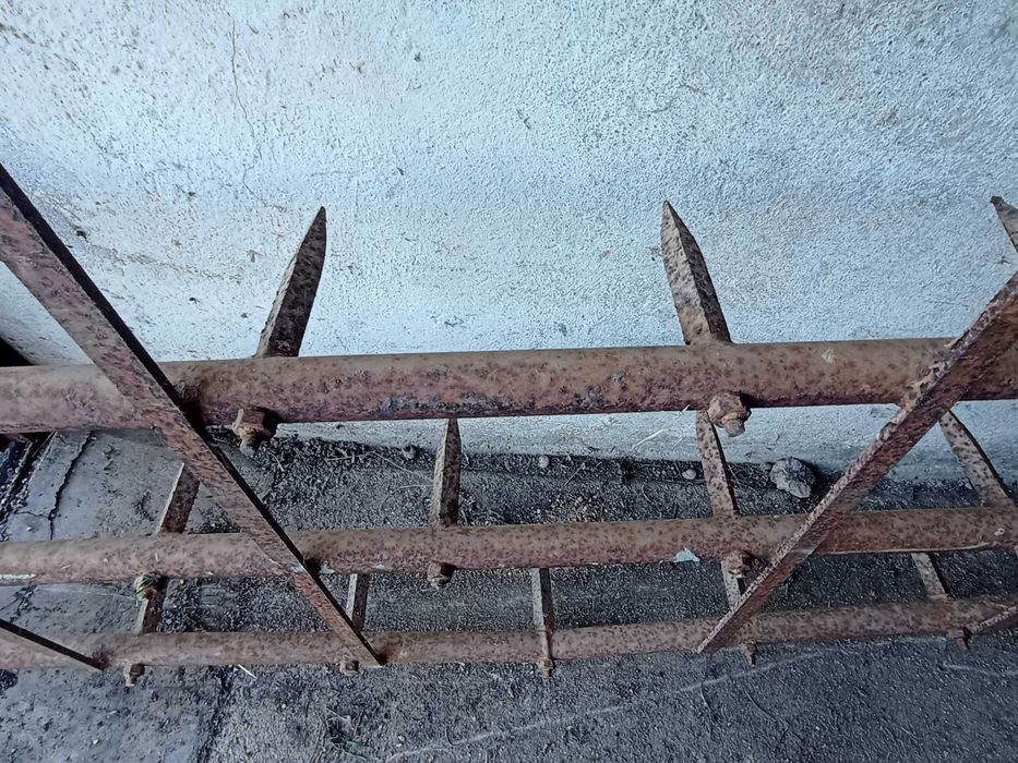 Grade de bicos antiga