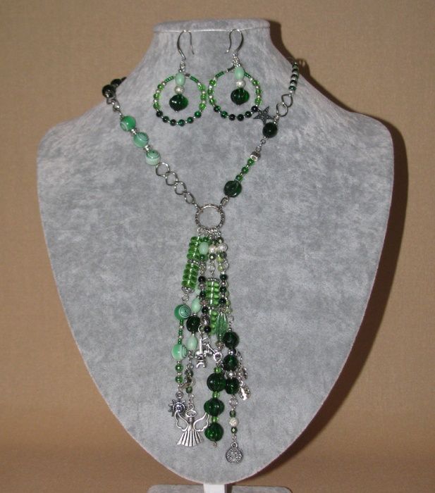 Zawieszka i kolczyki, biżuteria współczesna, zielona