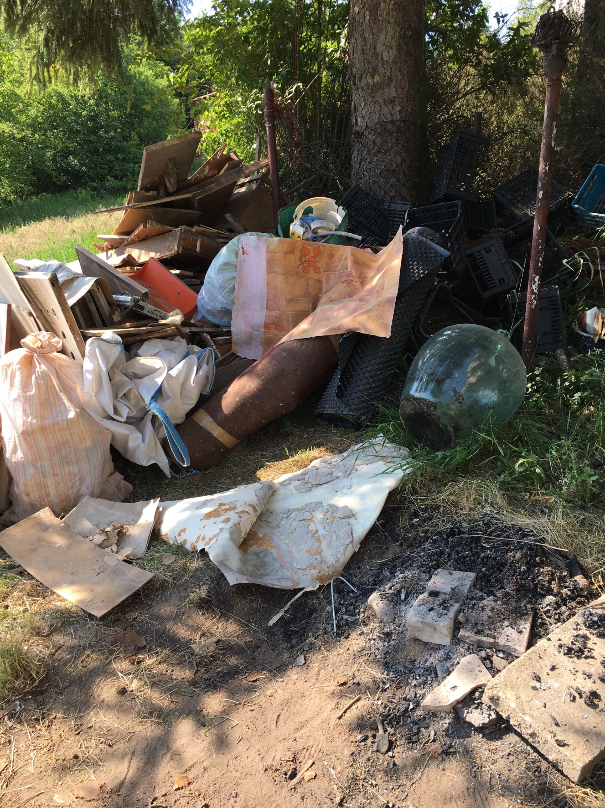 Opróżnianie mieszkań piwnic strychów garaży wywóz gabarytów oraz gruzu