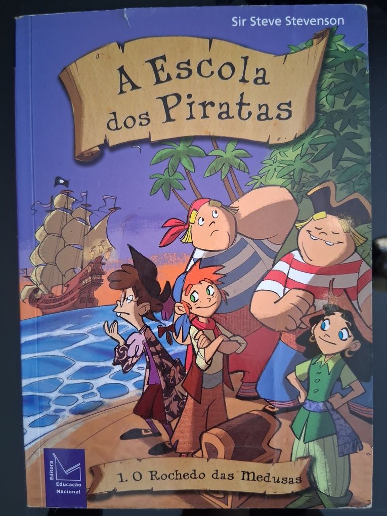Livro a escola dos piratas Sir steve stevenson