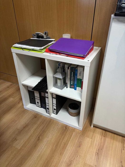 Lote de mobiliário de escritório e informática