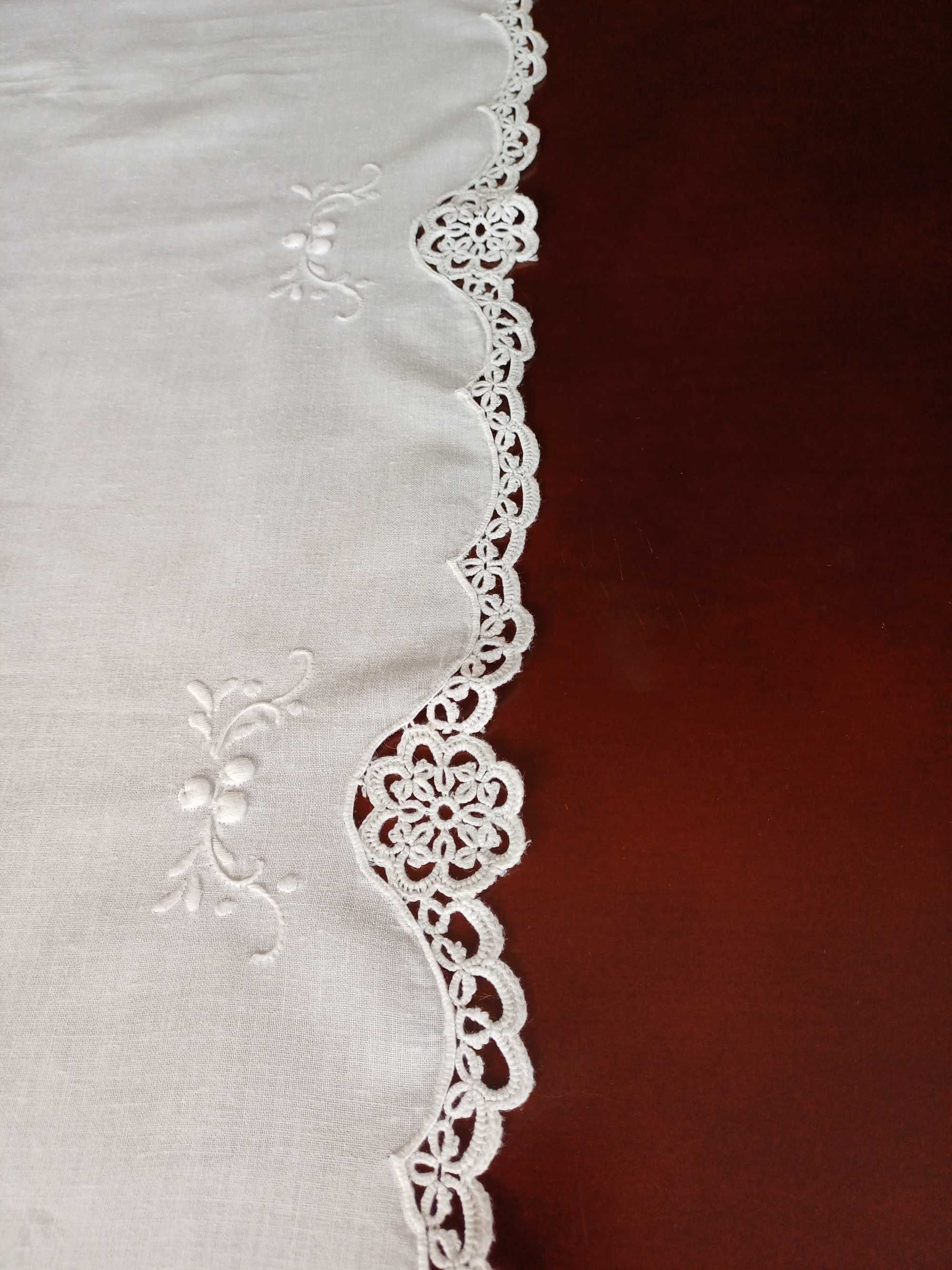 Biały bawełniany bieżnik serweta serwetka haft  szydełkowa frywolitka