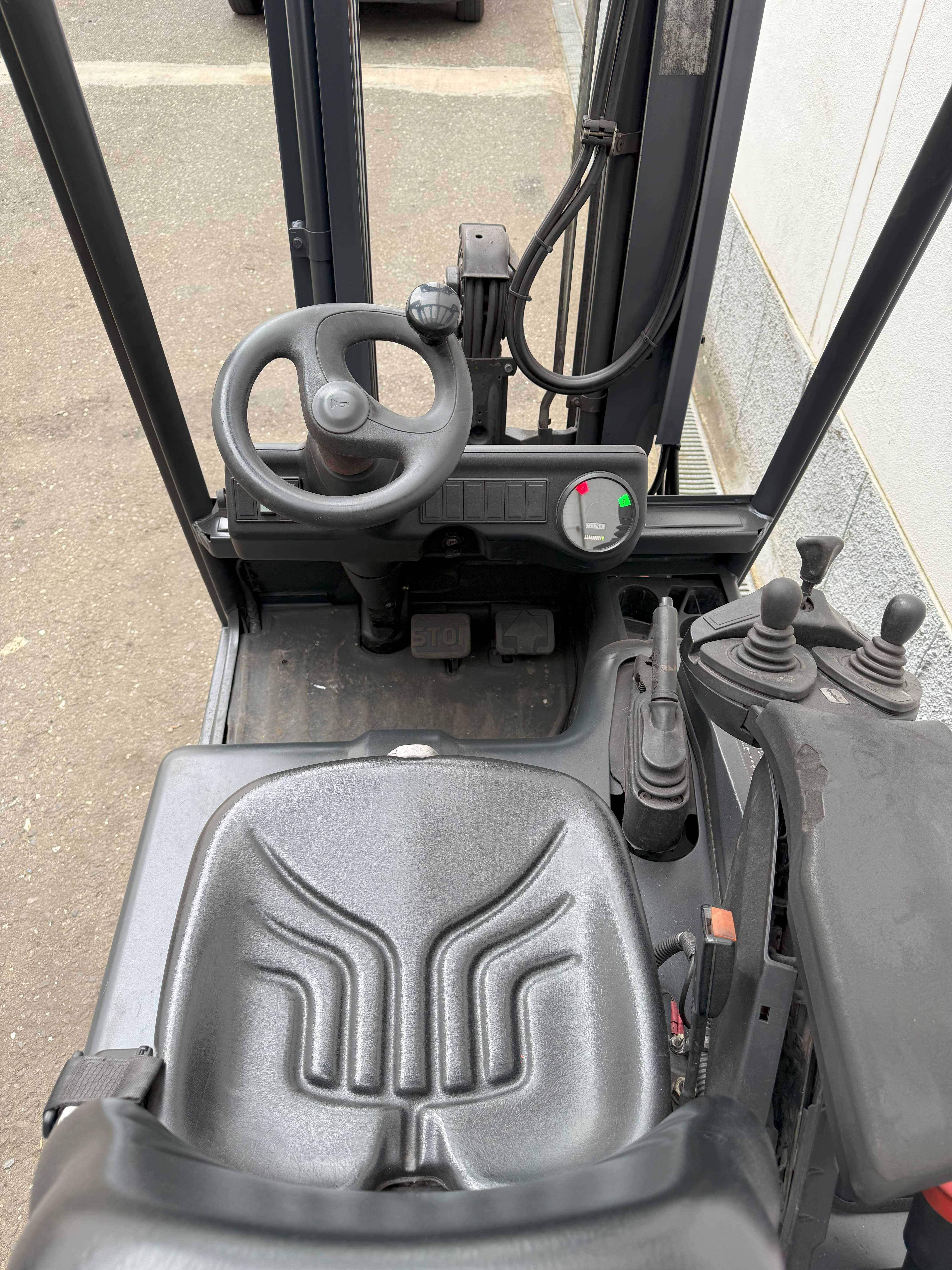 Empilhador Elétrico 1600kg - LINDE E16 6m