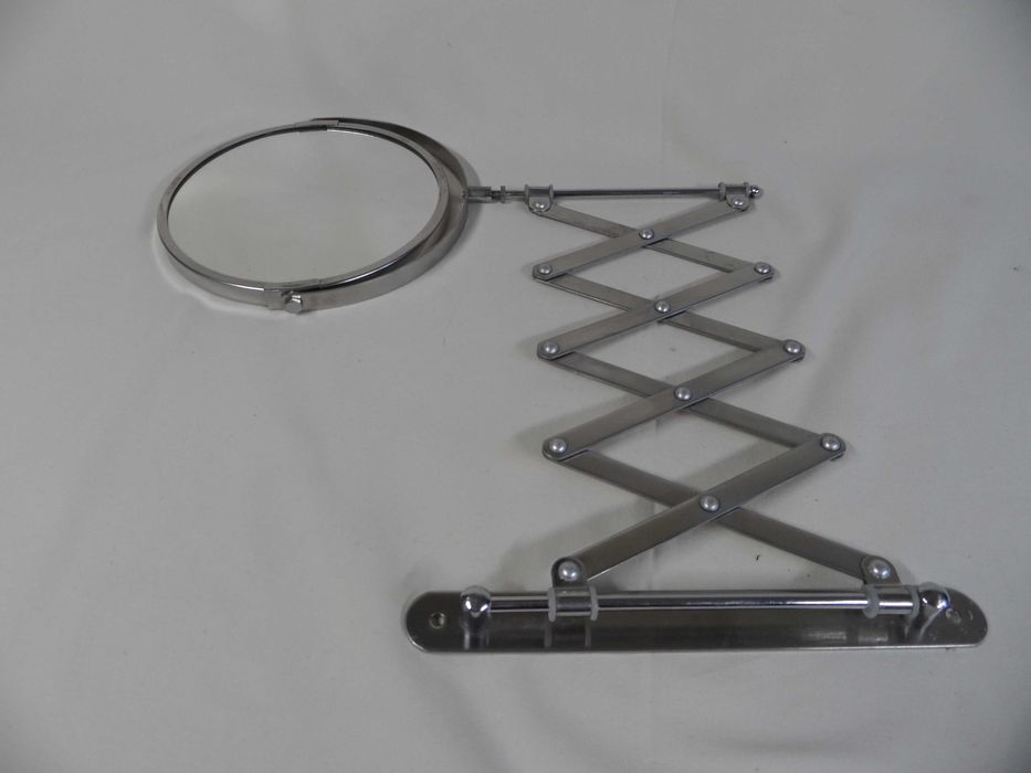 Lustro łazienkowe na nożycowym wysięgniku