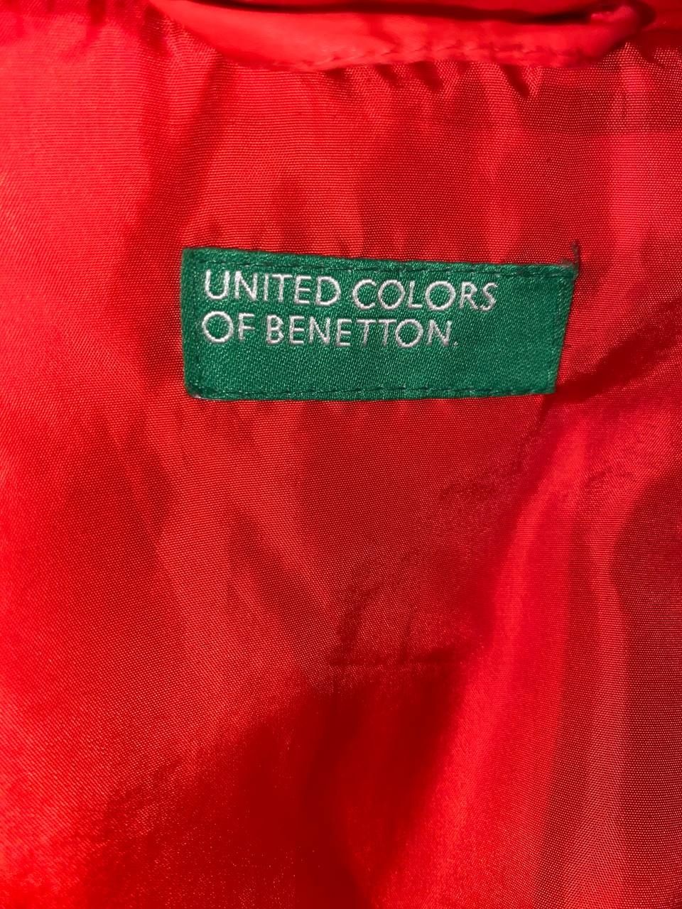 Пуховик Benetton на девочку 150см в отличном состоянии дешево
