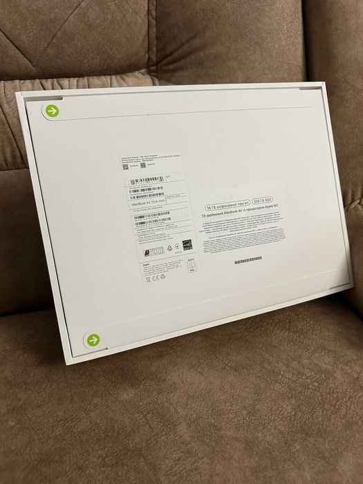 Продам новий запакований MacBook Air 13.6-inch з процесором Apple M2