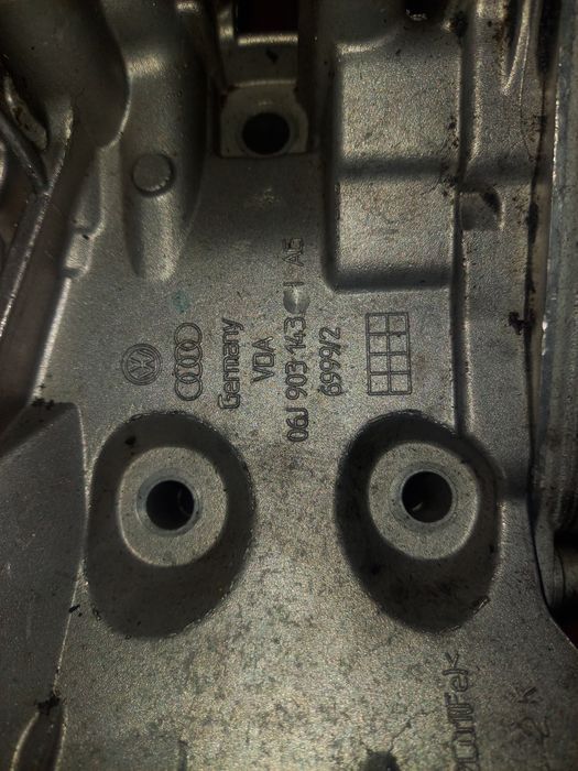 Podstawa filtra oleju  2.0 tfsi vw Passat