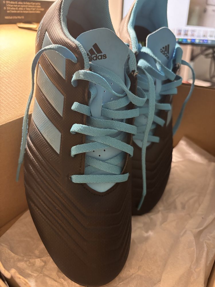 Adidas Predator Novas
