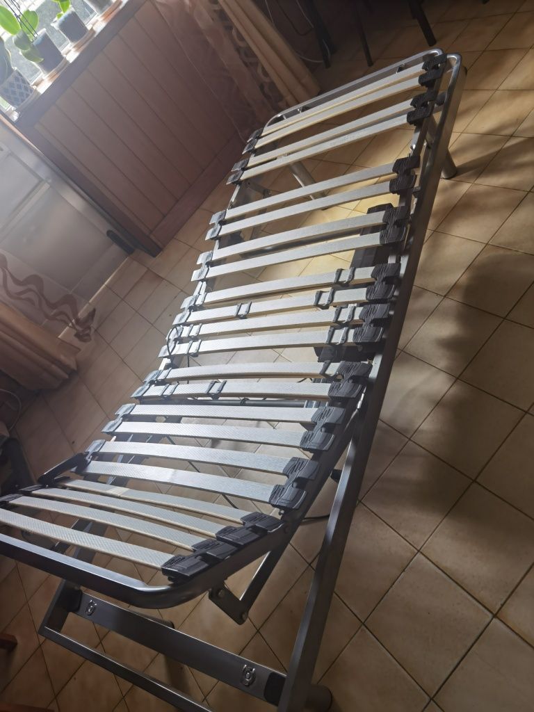 Cama articulada com colchão  190x75 disponho de 2 camas