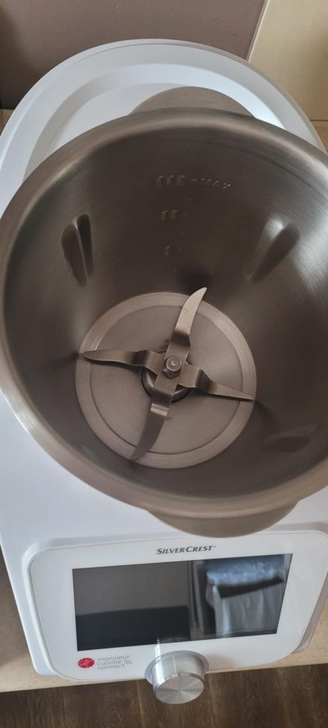 Sprzedam robota  silvercrest monsier cuisine connect.