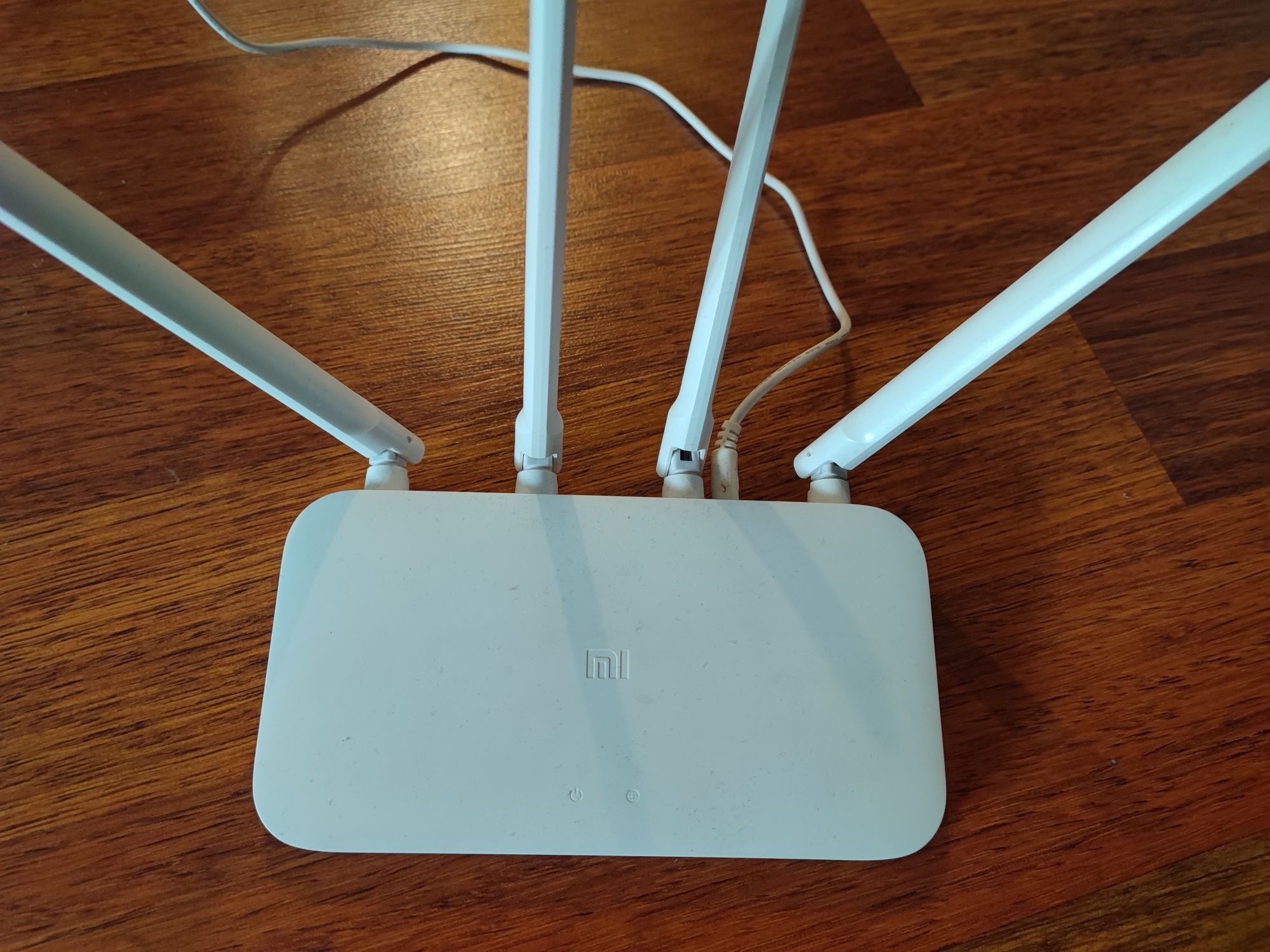 Продам роутер Mi Router 4C
