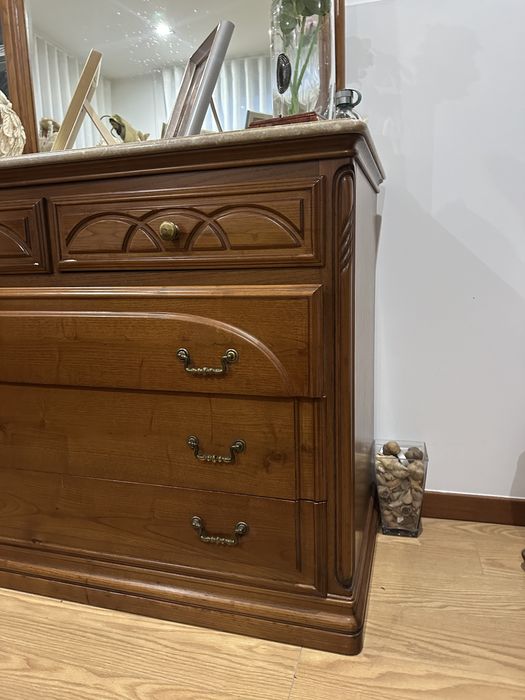 Cómoda de Madeira Maciça com espelho e pedra Marmore