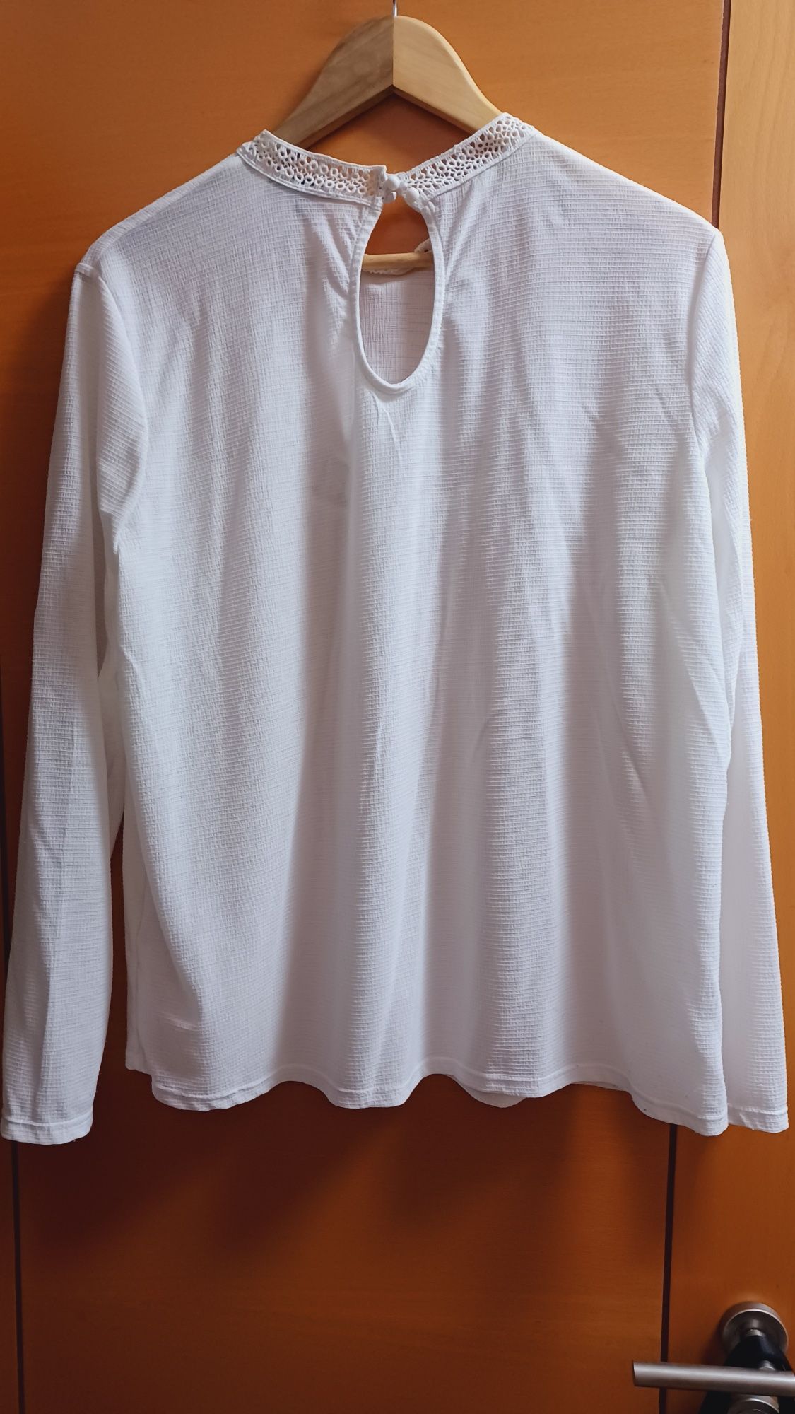 Blusa branca fluída