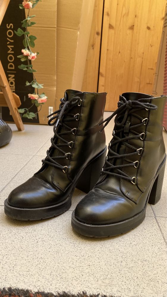 Botins preto couro Pull & Bear