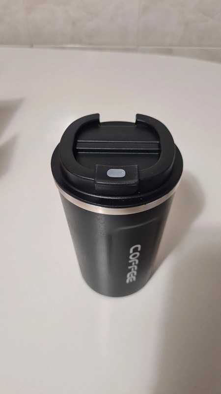 Copo térmico de aço duplo.