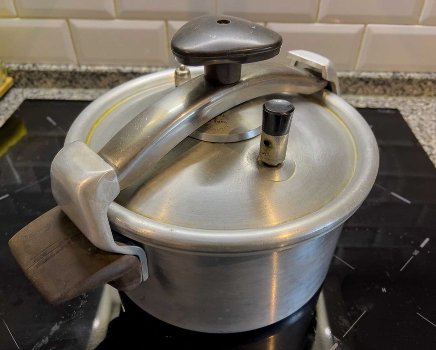 Panela de Pressão Silampos 5 litros em bom estado