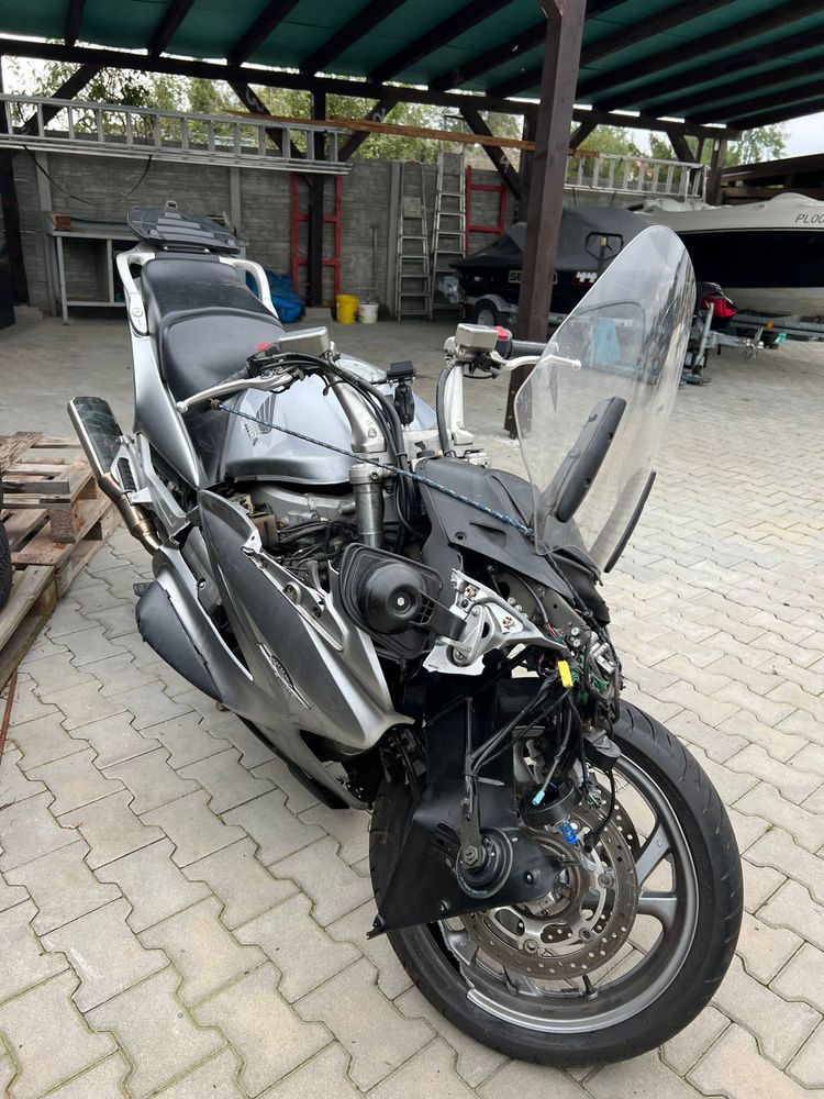 Motocykl Honda ST1300 1.3L DOHC