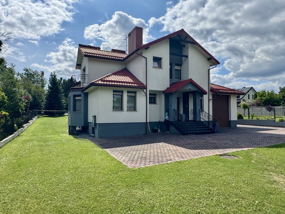 Dom Wyczerpy  + hala magazynowa + basen + działka 2500m