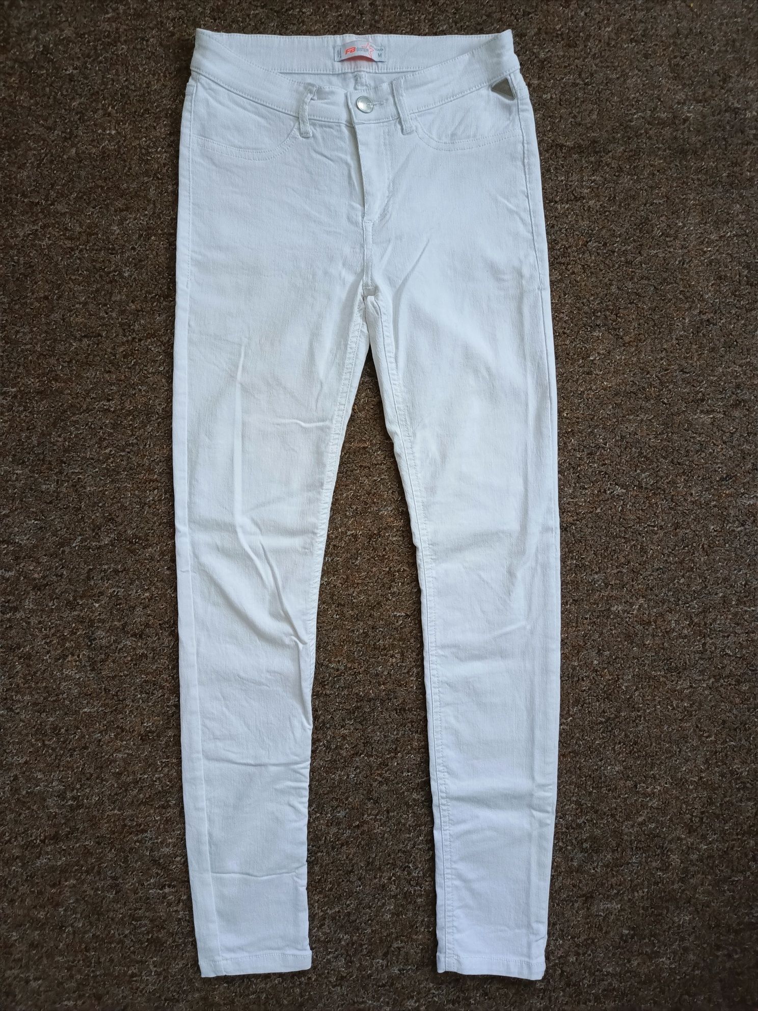 Białe jeansy rurki r.M