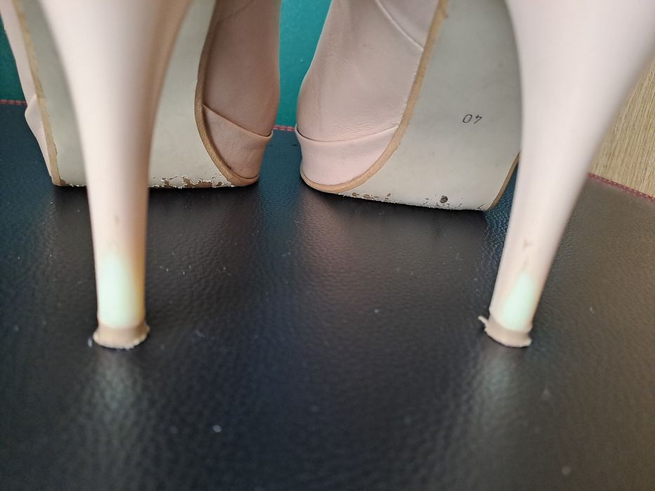 Szpilki nude / beżowe