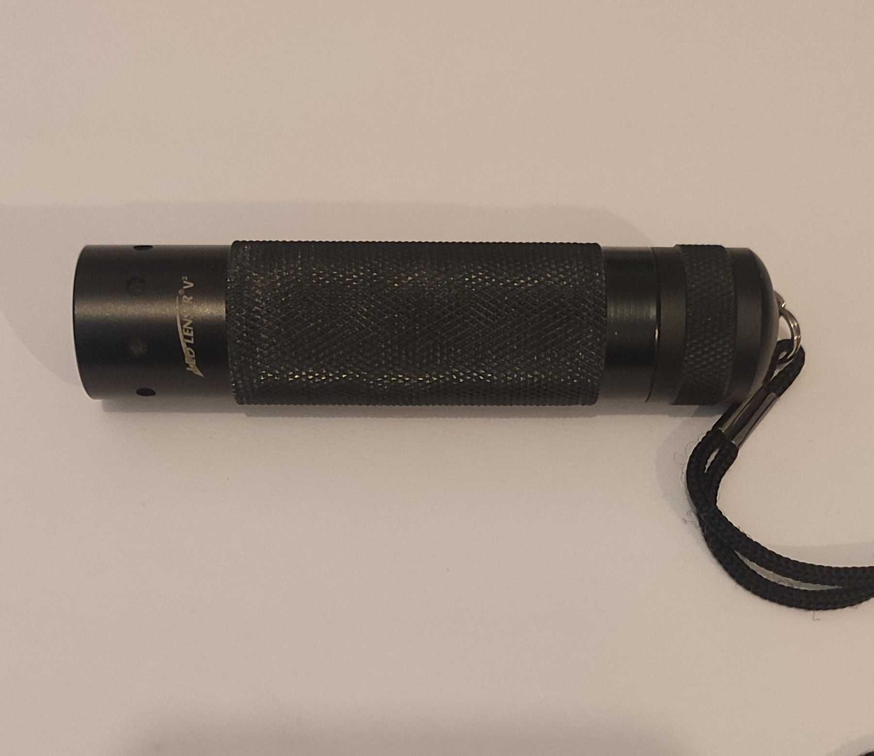 Lanterna tática Led Lenser V2